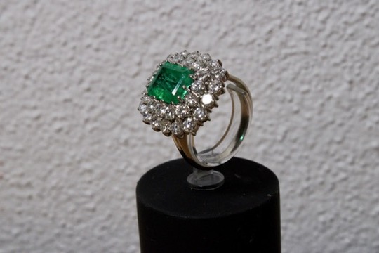 Smaragdring mit Brillanten – bereits verkauftes Archivstück